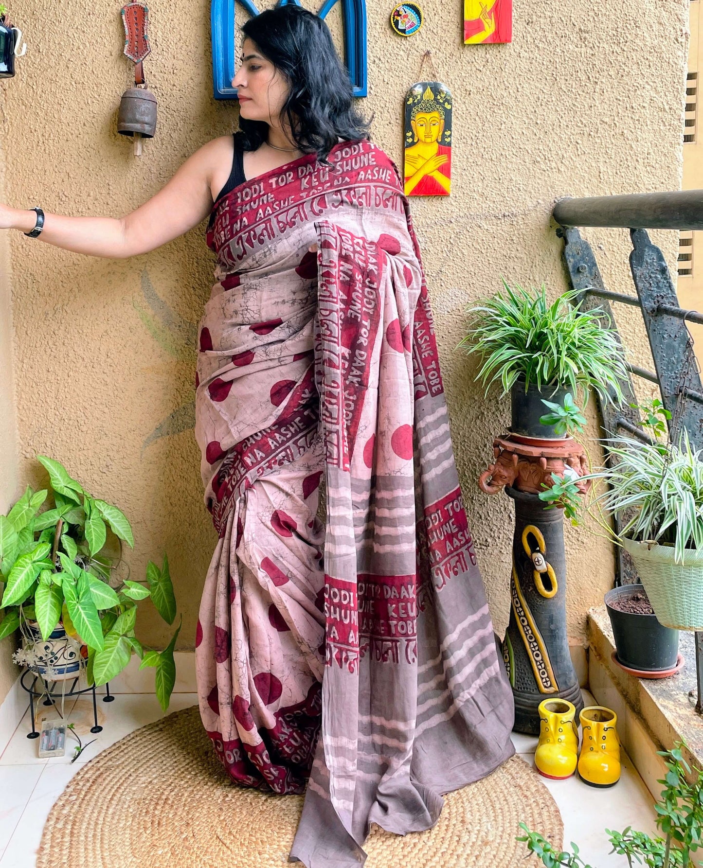 ekla cholo saree polka dot