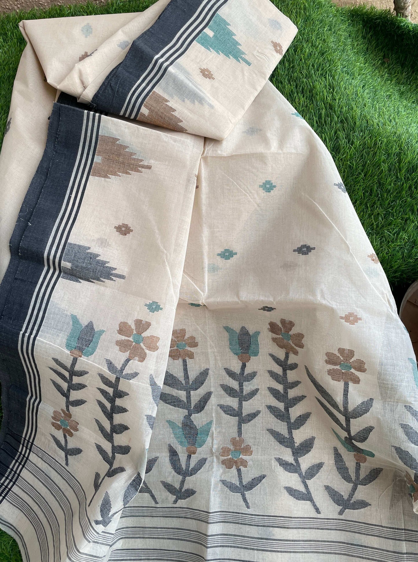 Beige Jamdani cotton saree