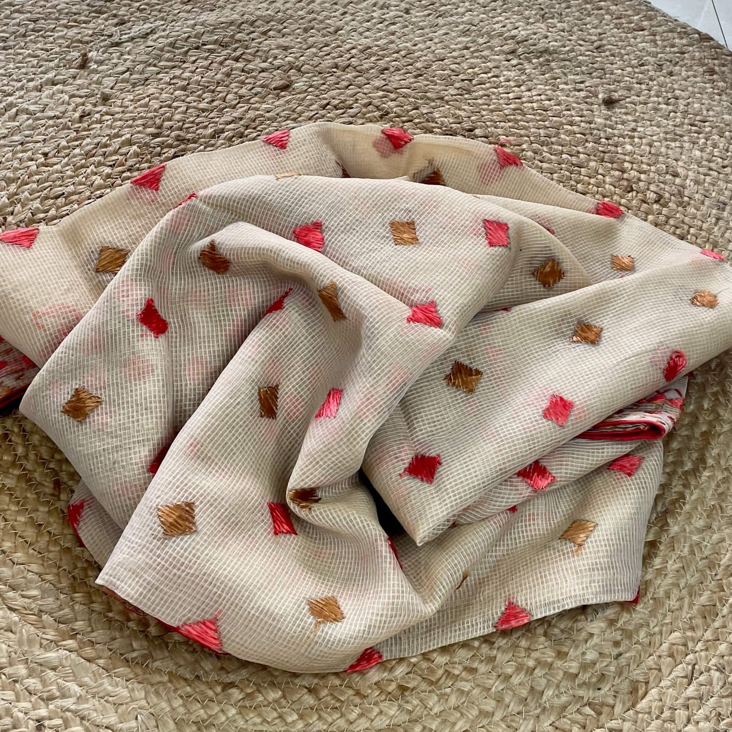 phulkari dupatta beige red