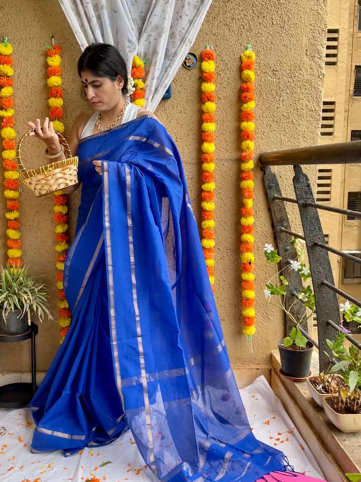 Blue maheshwari cotton silk saree with zari 