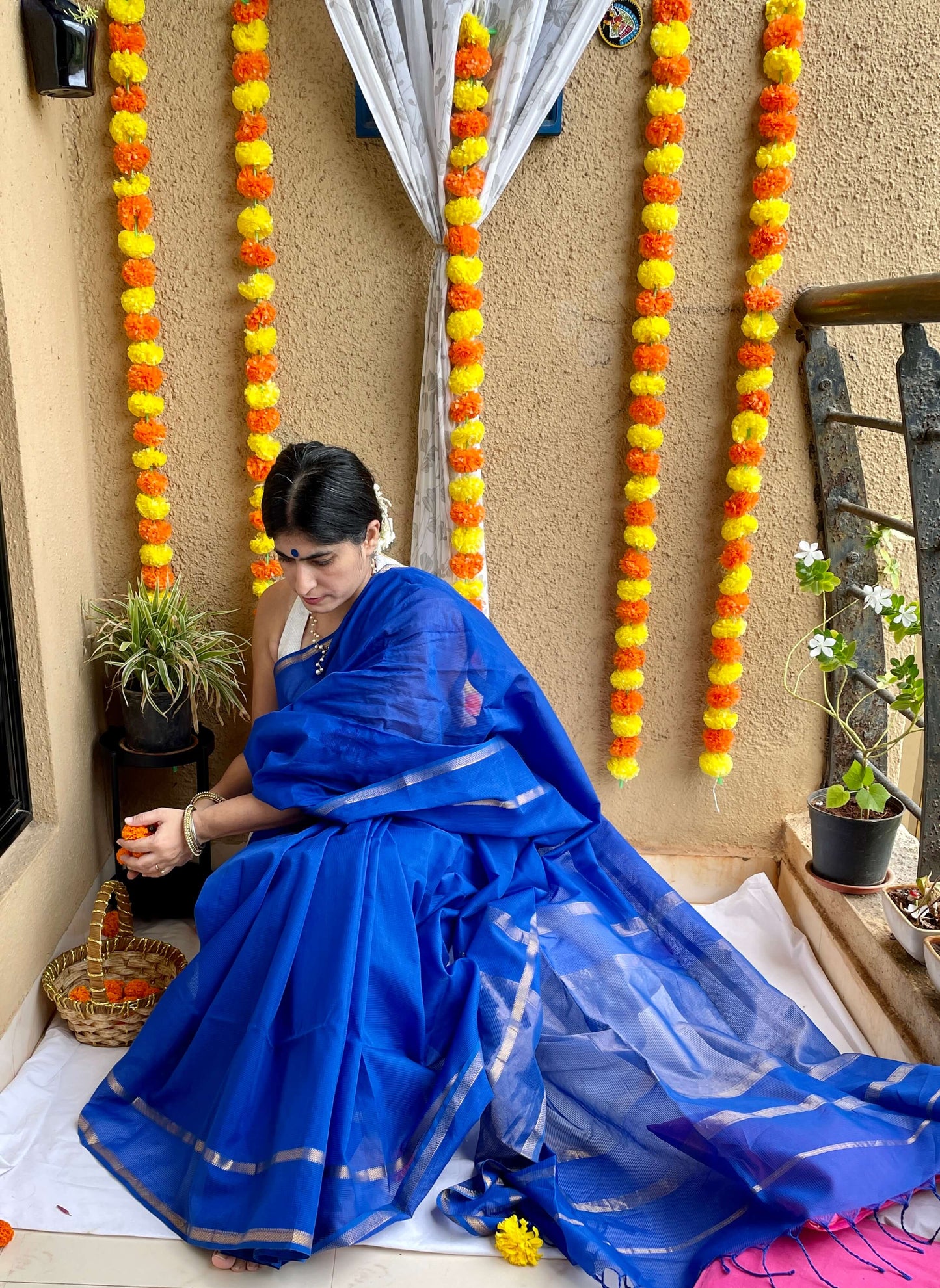 Blue maheshwari cotton silk saree with zari