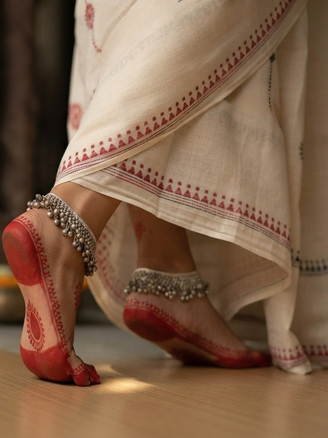 3 face Durga Saree I Kantha stitch embroidery I white Cotton