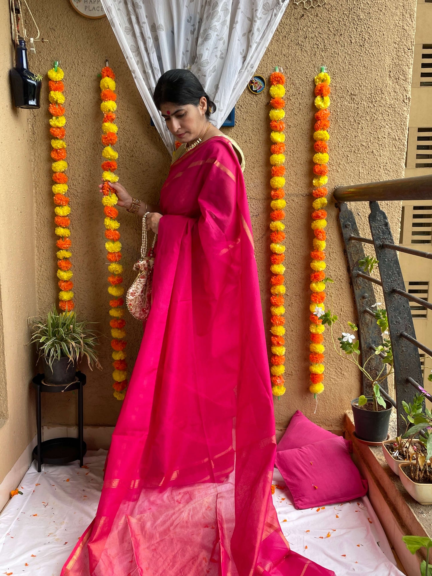 Pink maheshwari cotton silk saree with zari 