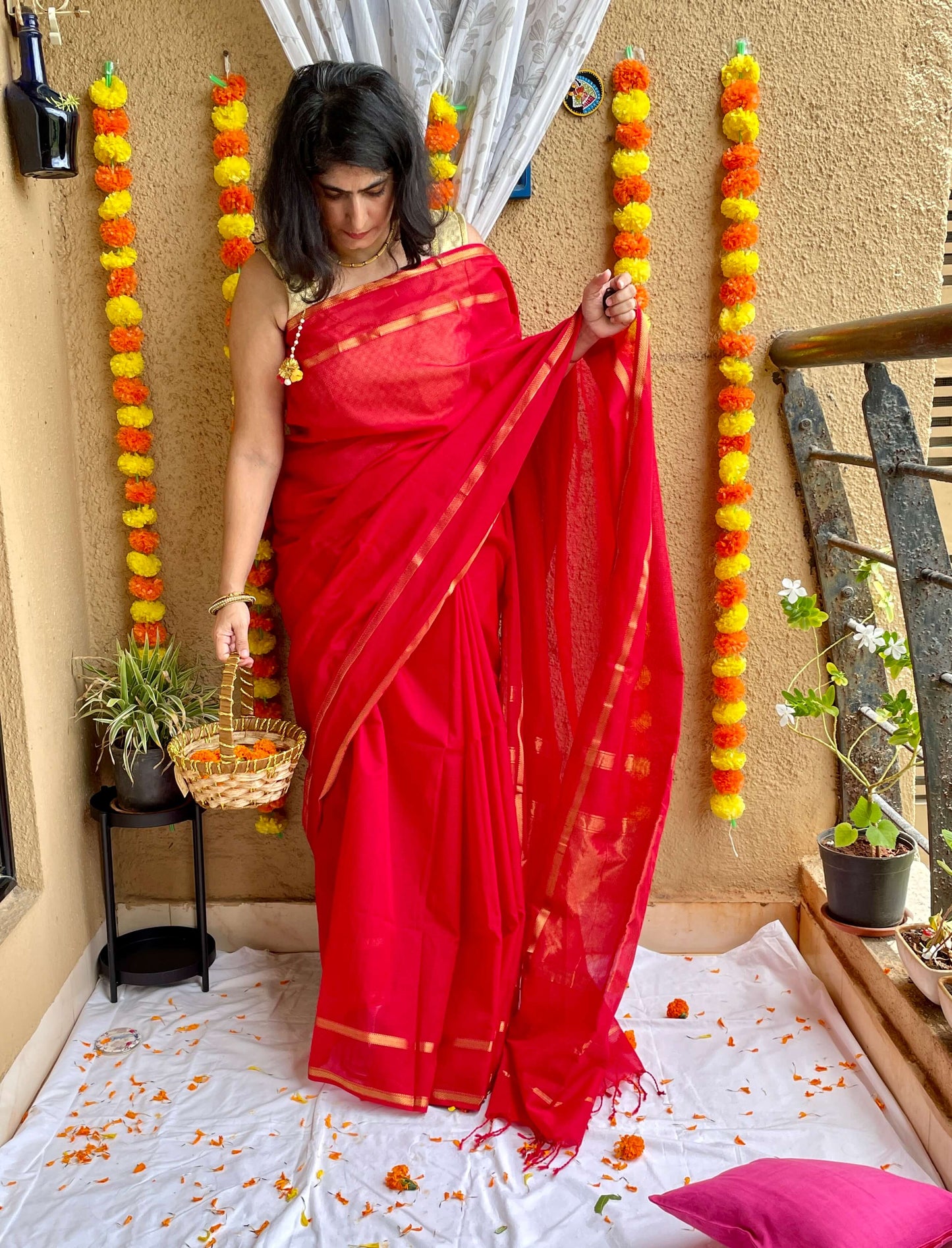 Red maheshwari cotton silk saree with zari 