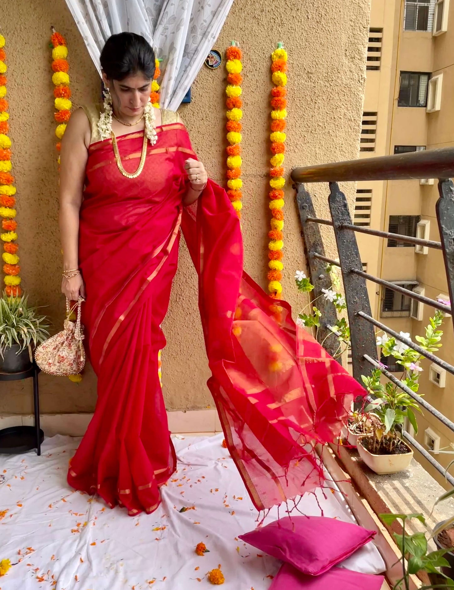 Red maheshwari cotton silk saree with zari 