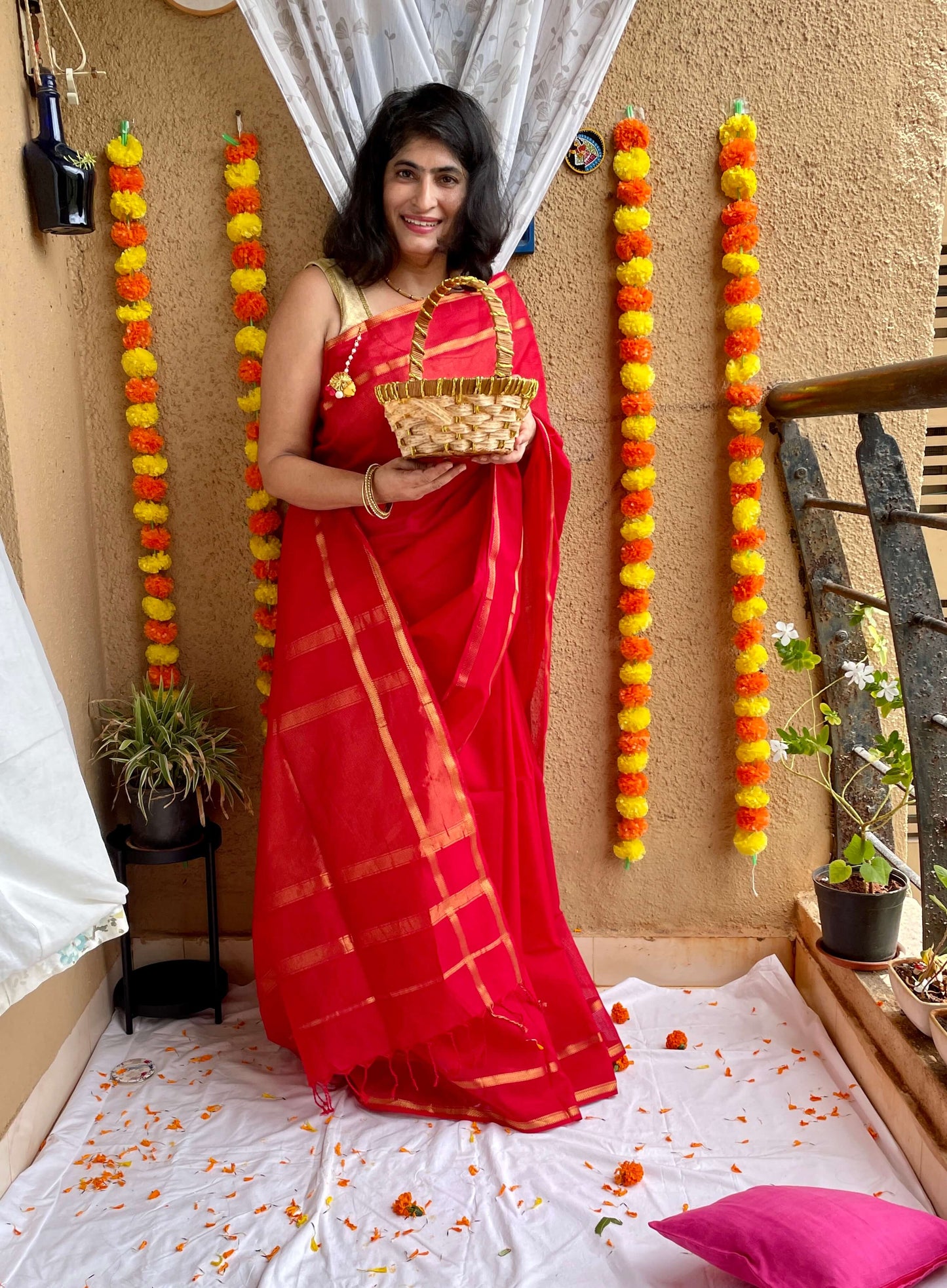 Red maheshwari cotton silk saree with zari 