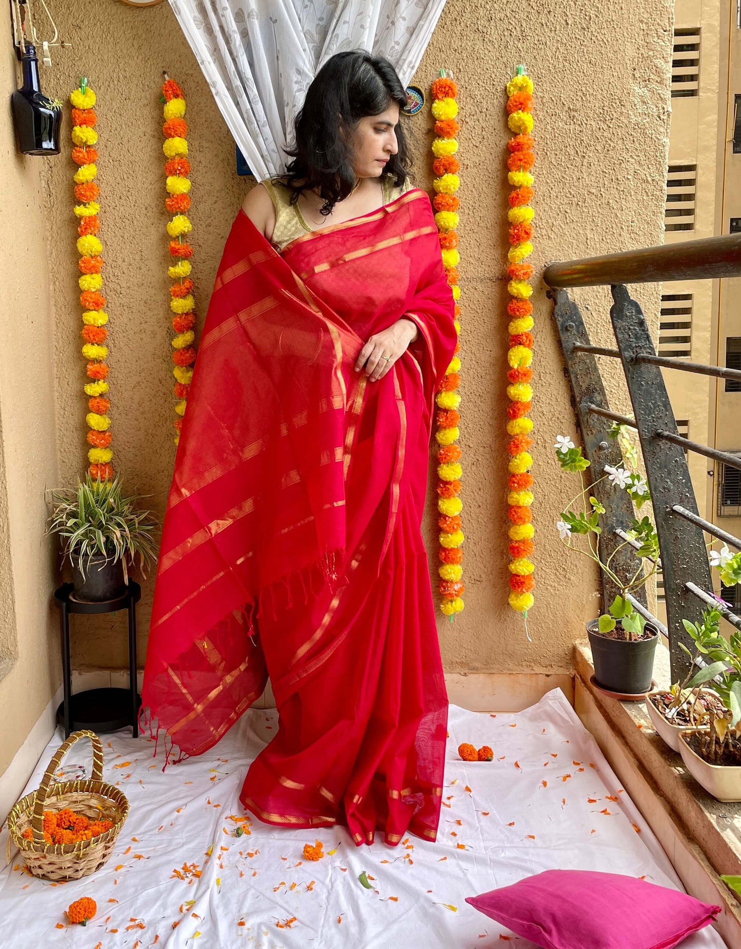 Red maheshwari cotton silk saree with zari 