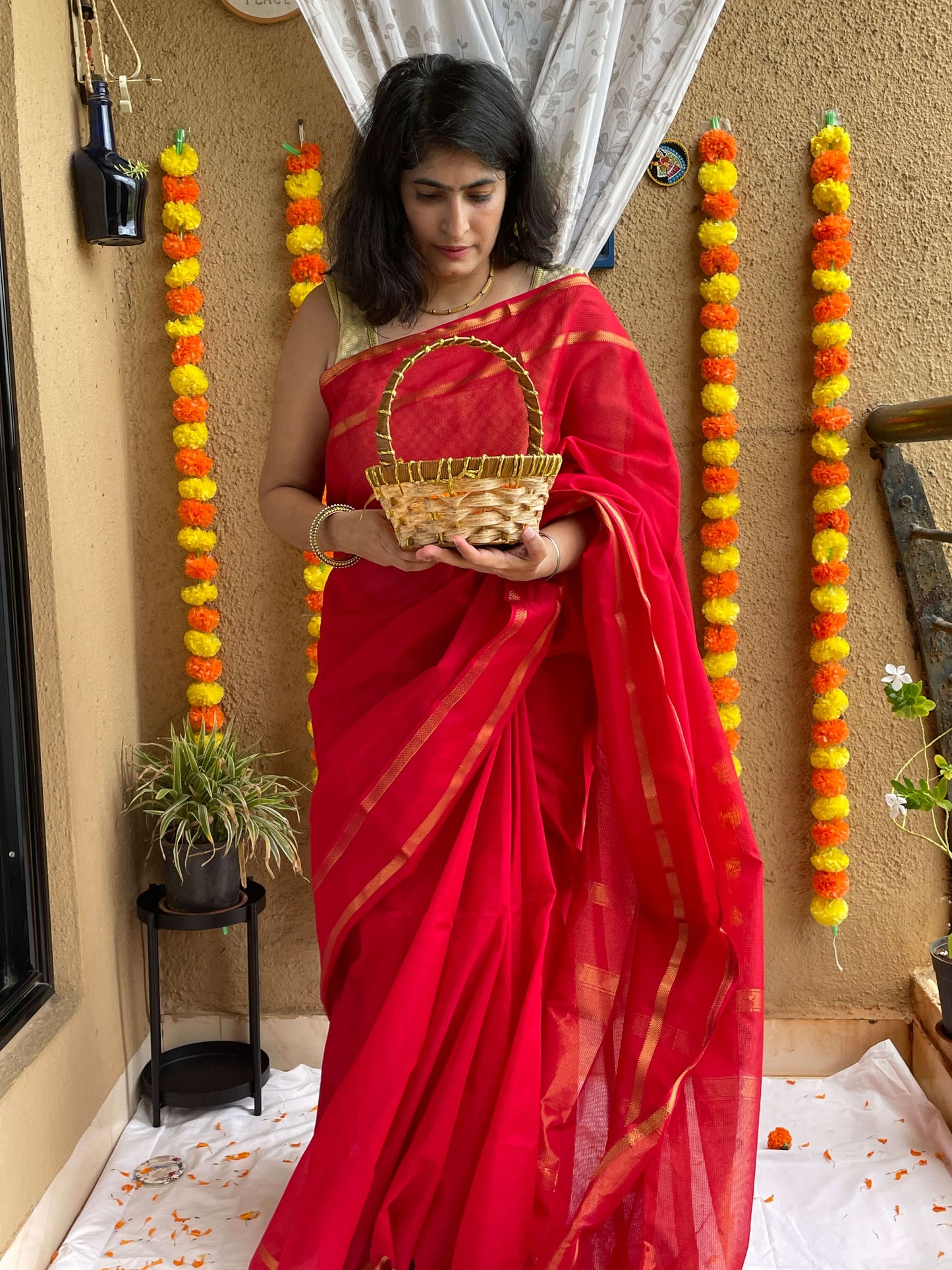 Red maheshwari cotton silk saree with zari 