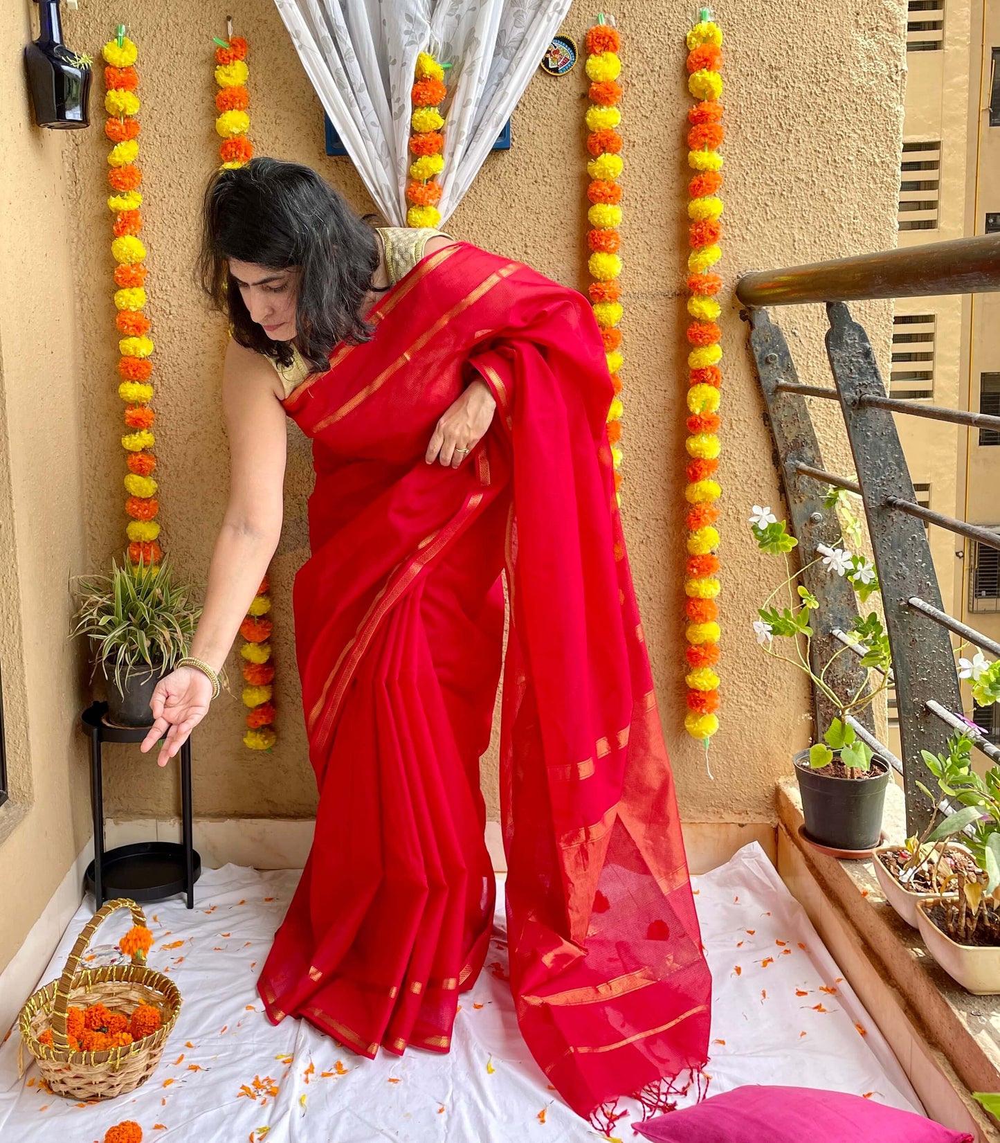 Red maheshwari cotton silk saree with zari 