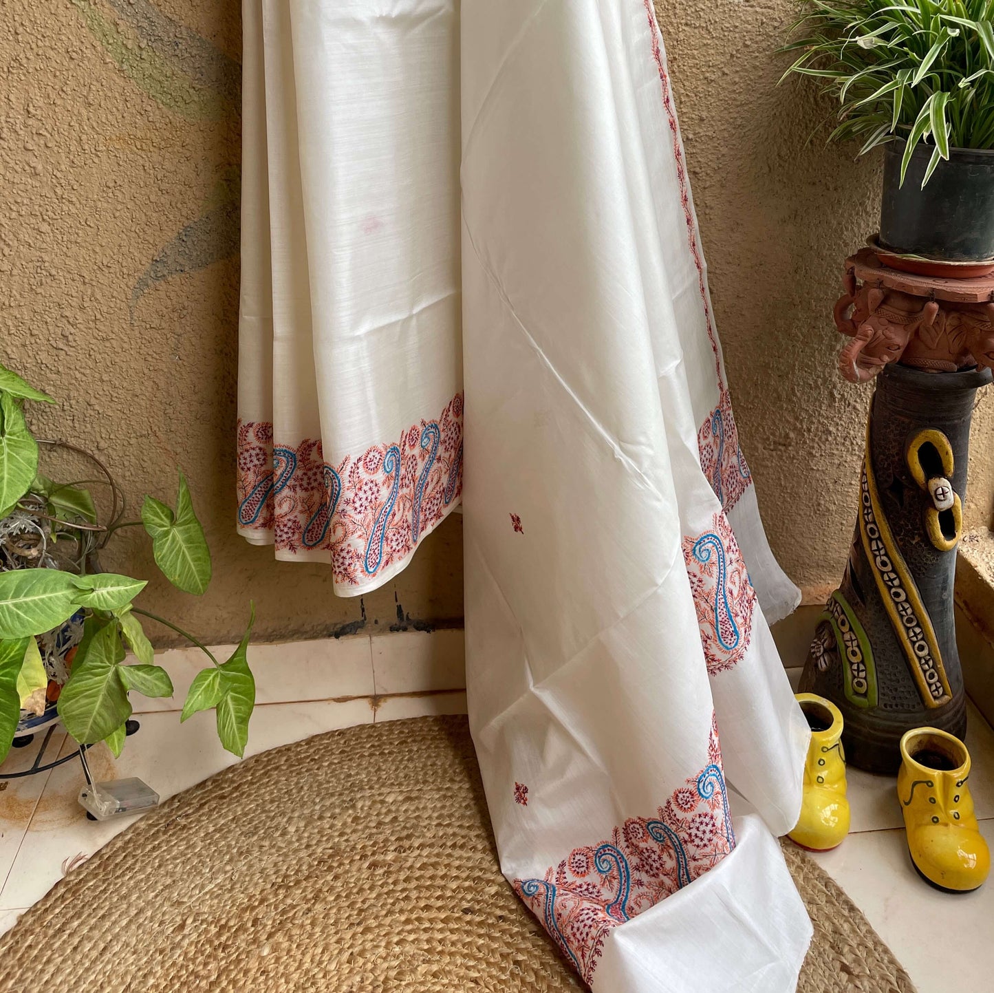 silk sozni saree