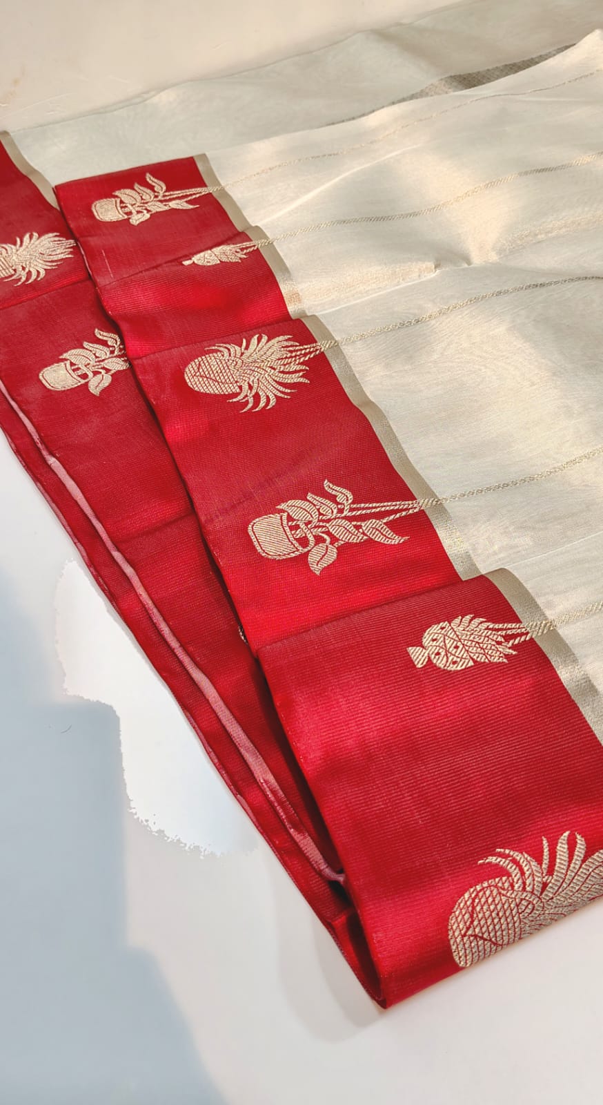 Cream red Chanderi Silk Saree I Silk mark I Handwoven