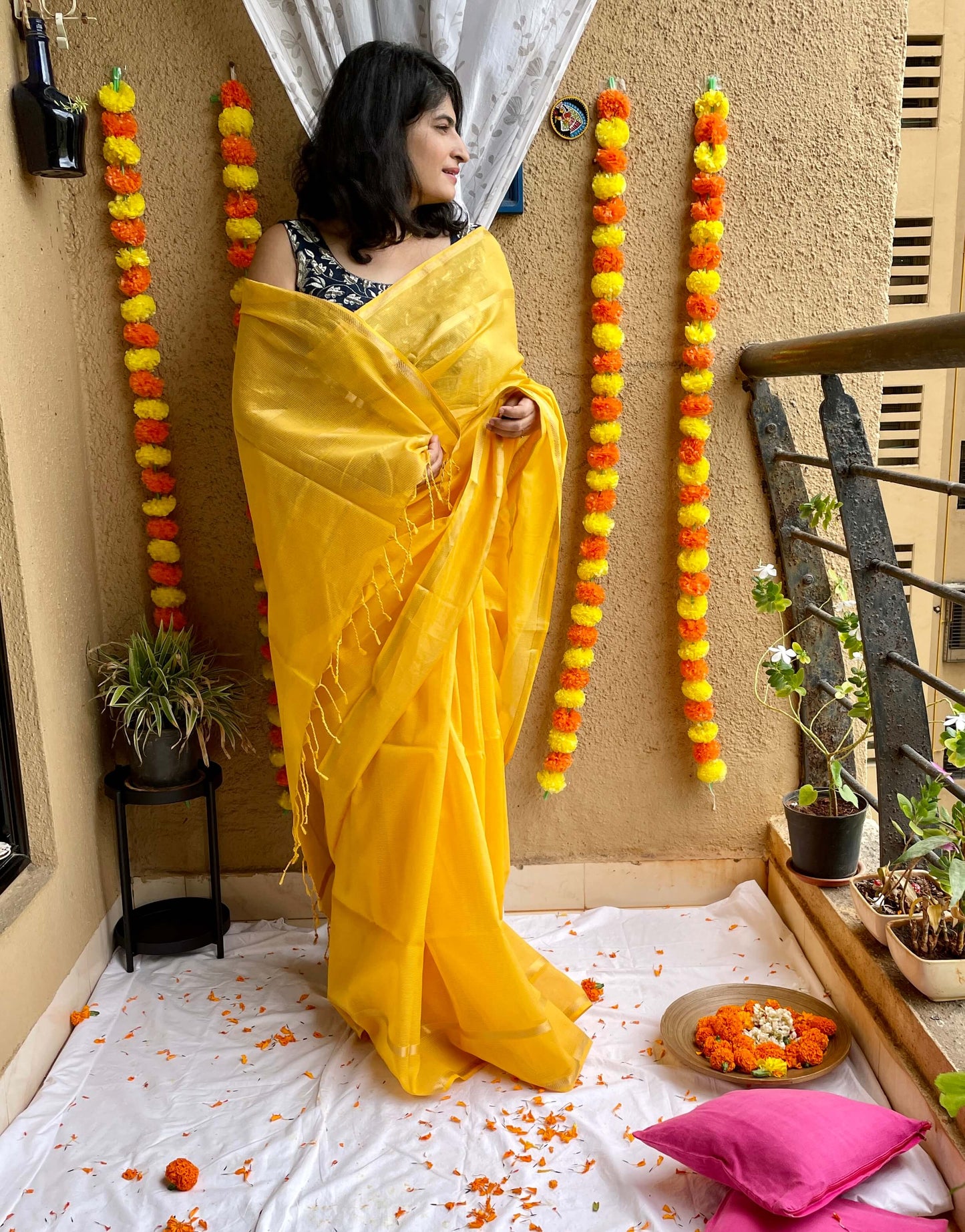 yellow maheshwari cotton silk saree with zari 