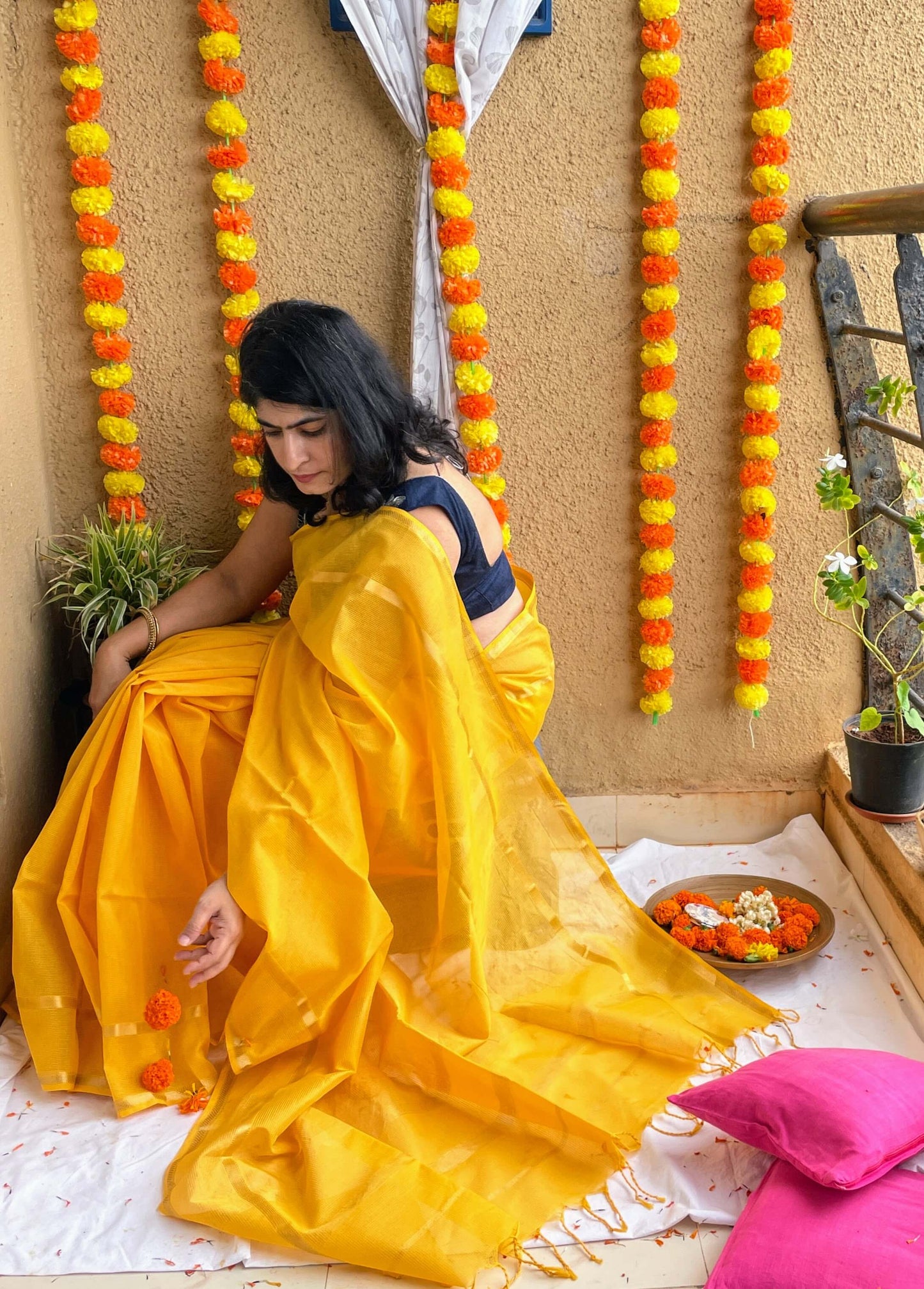 yellow maheshwari cotton silk saree with zari 