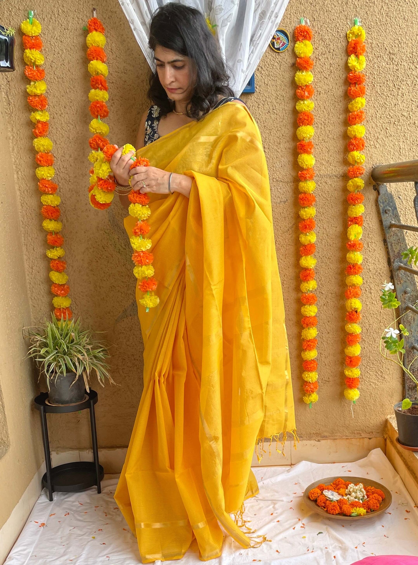 yellow maheshwari cotton silk saree with zari 