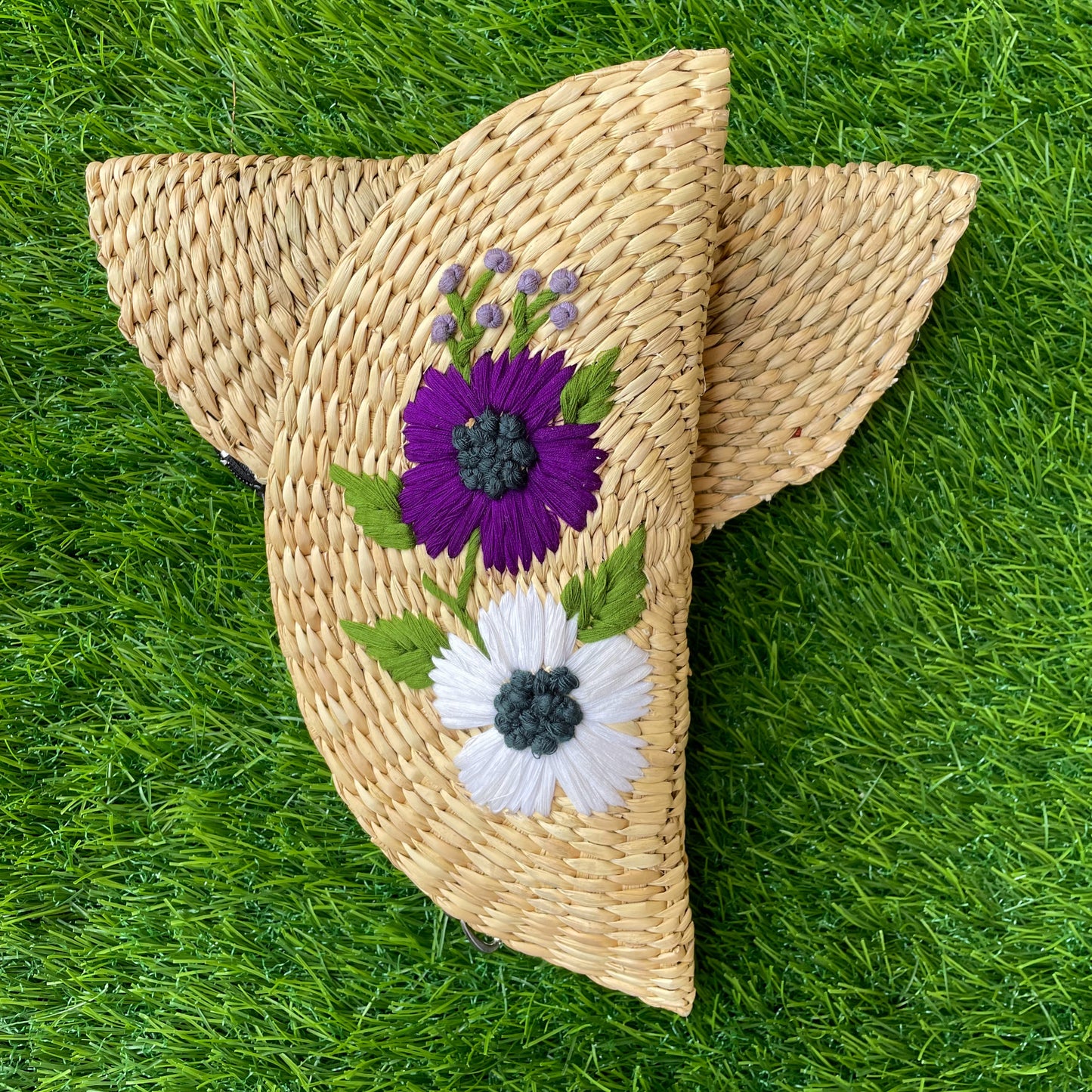 Embroidered Kouna grass Clutch purple