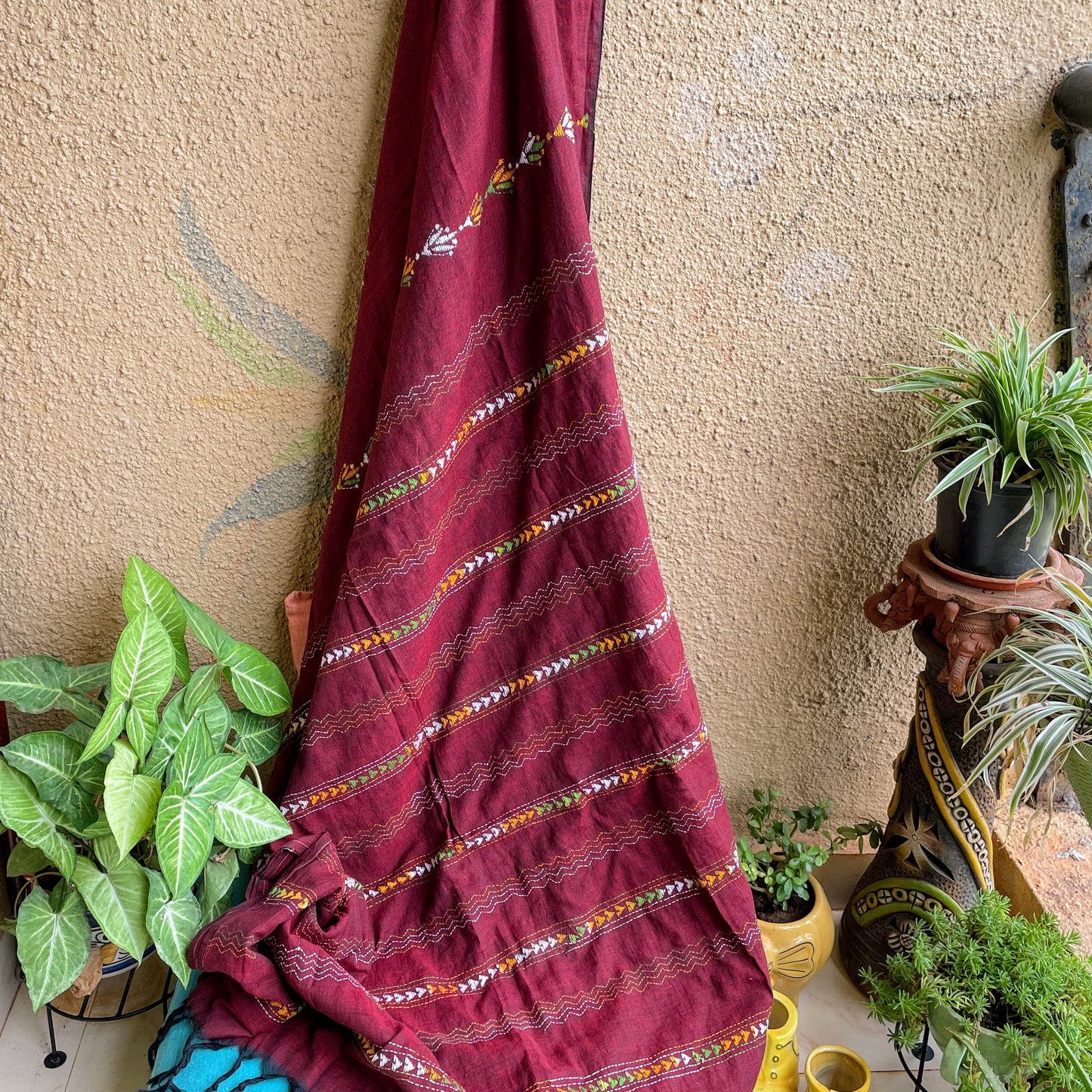 Maroon Mul Kantha
