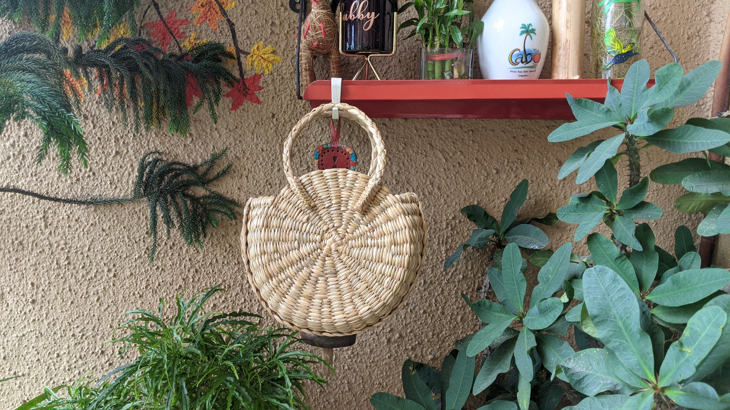 Kouna grass basket