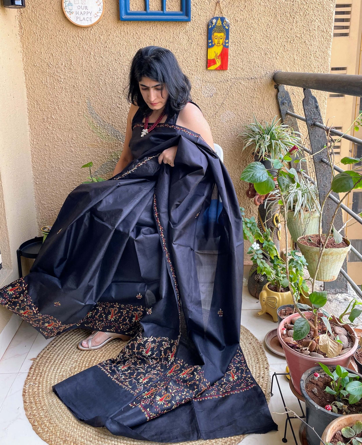 black sozni silk saree