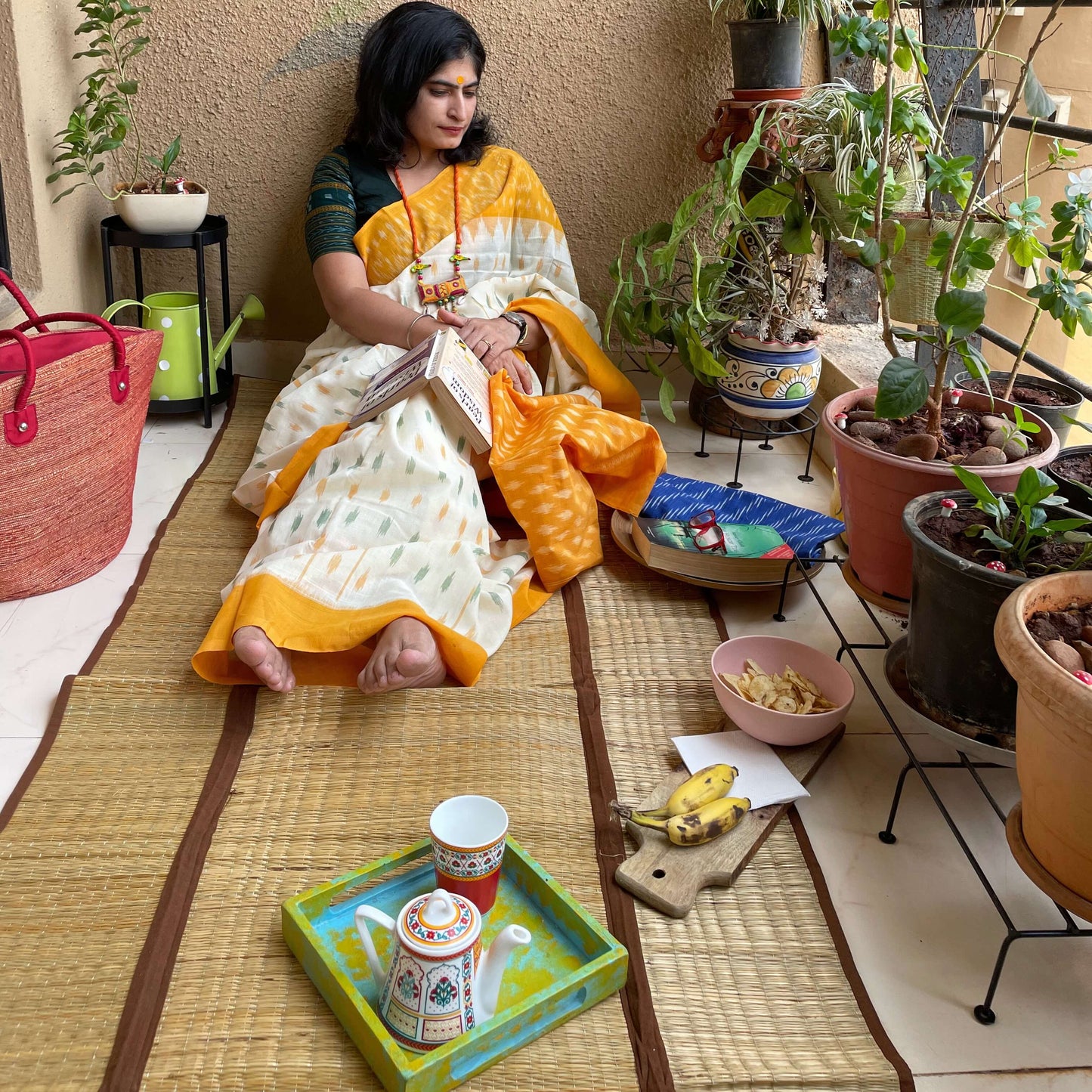 Yellow-white ikkat pochampally cotton saree