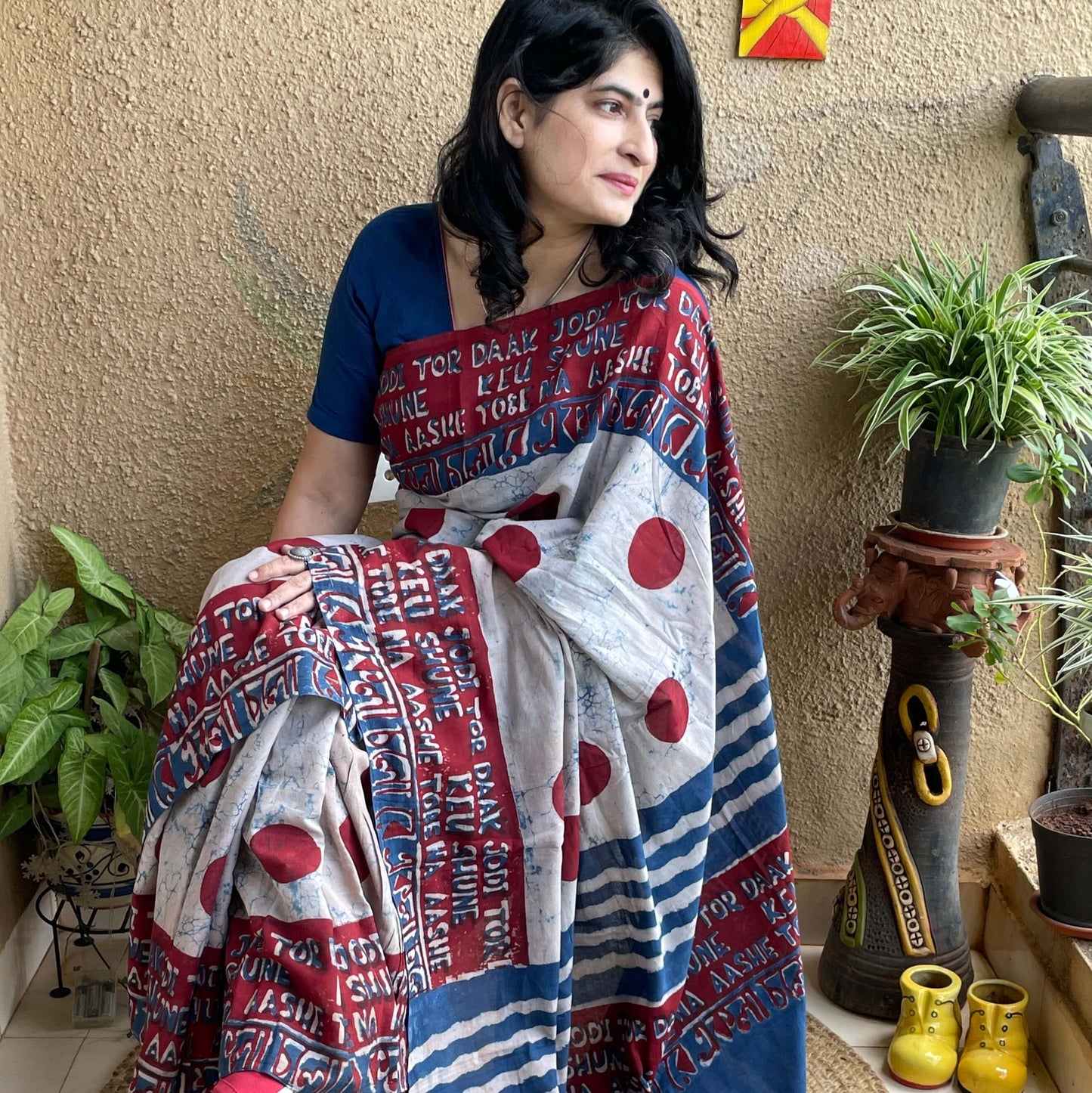 ekla cholo saree polka dot