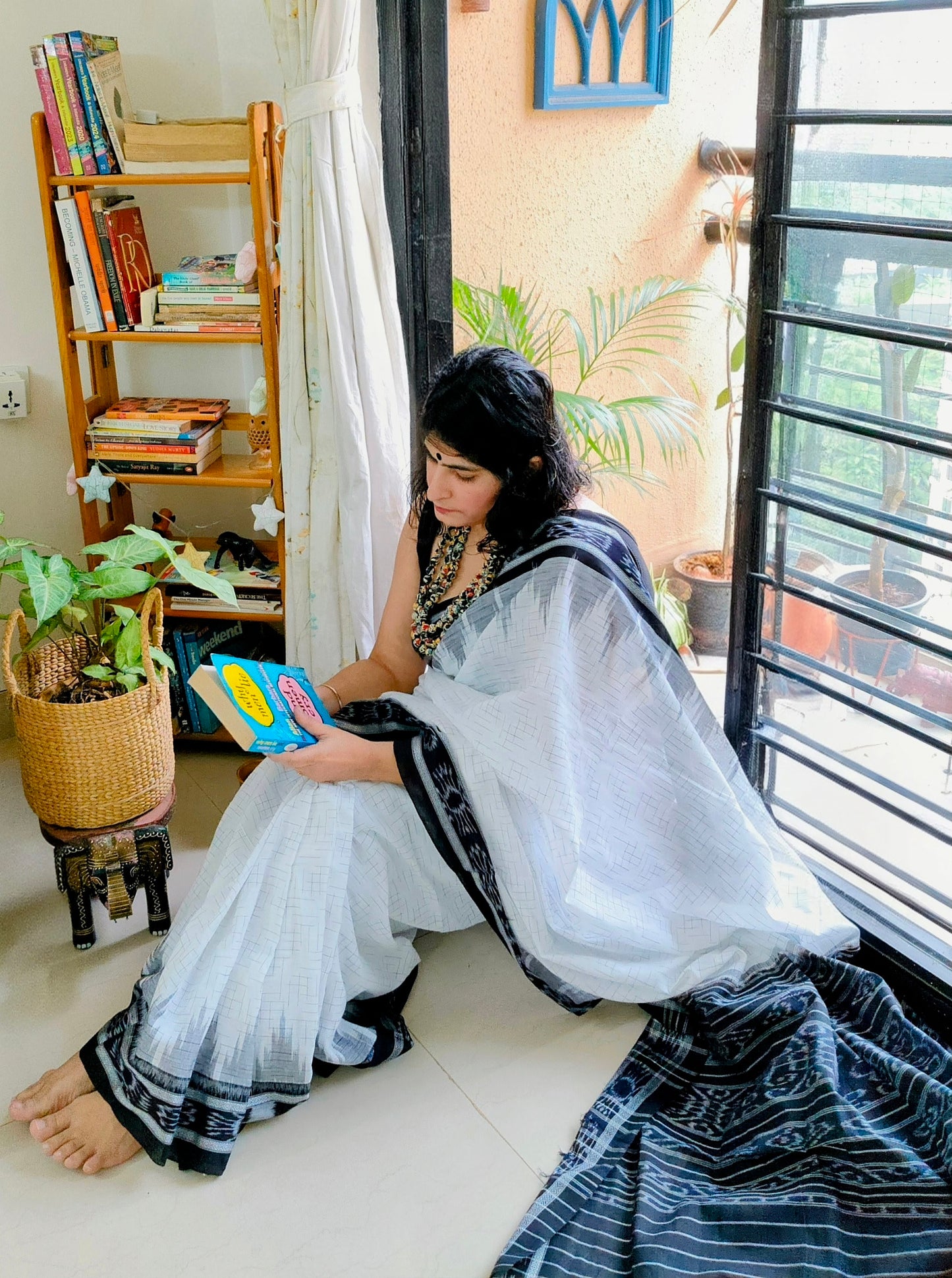 Jharna ikat White black Cotton Saree