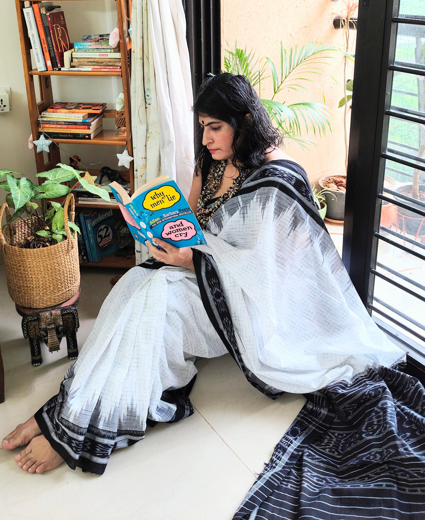 Jharna ikat White black Cotton Saree