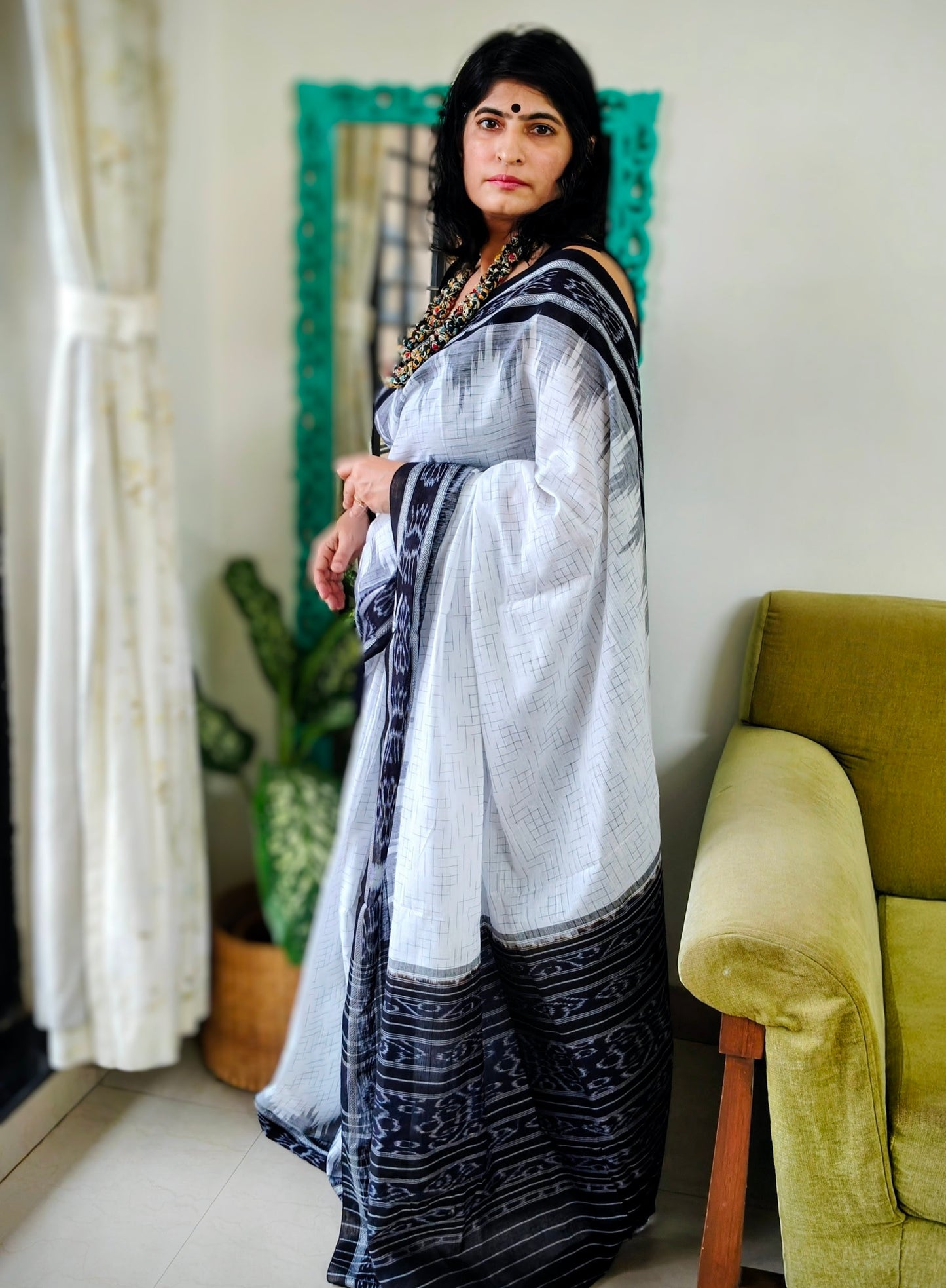 Jharna ikat White black Cotton Saree