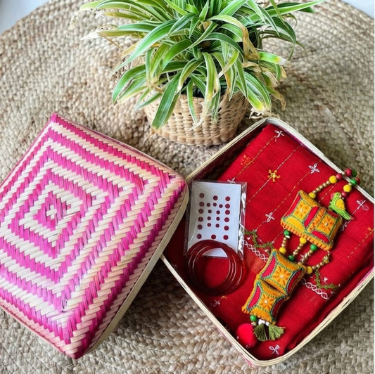 saree karwachauth gift hamper box
