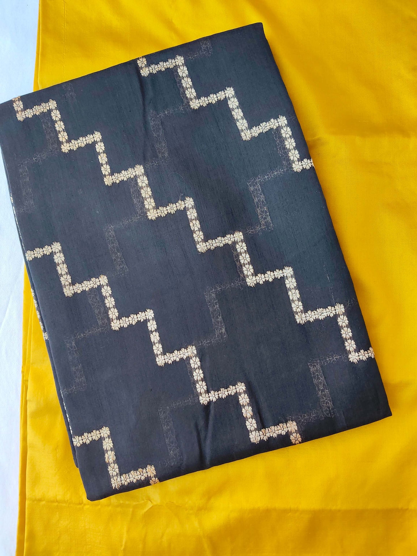 Black Mubarakpur Zari Dupatta and kurta set