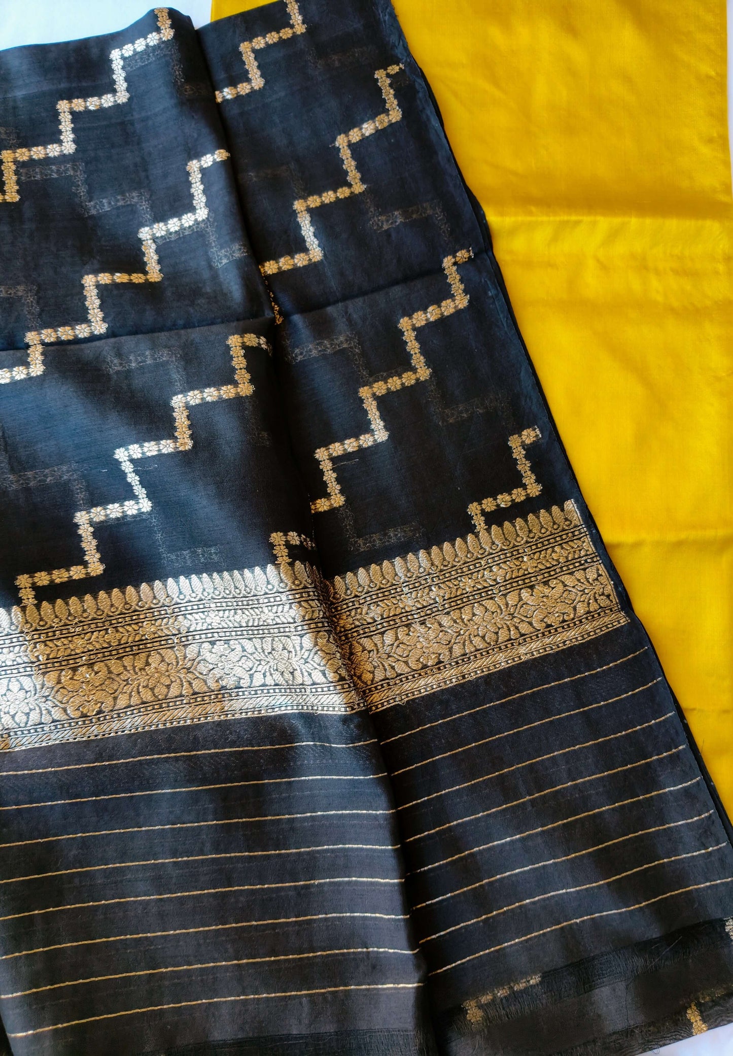 Black Mubarakpur Zari Dupatta and kurta set