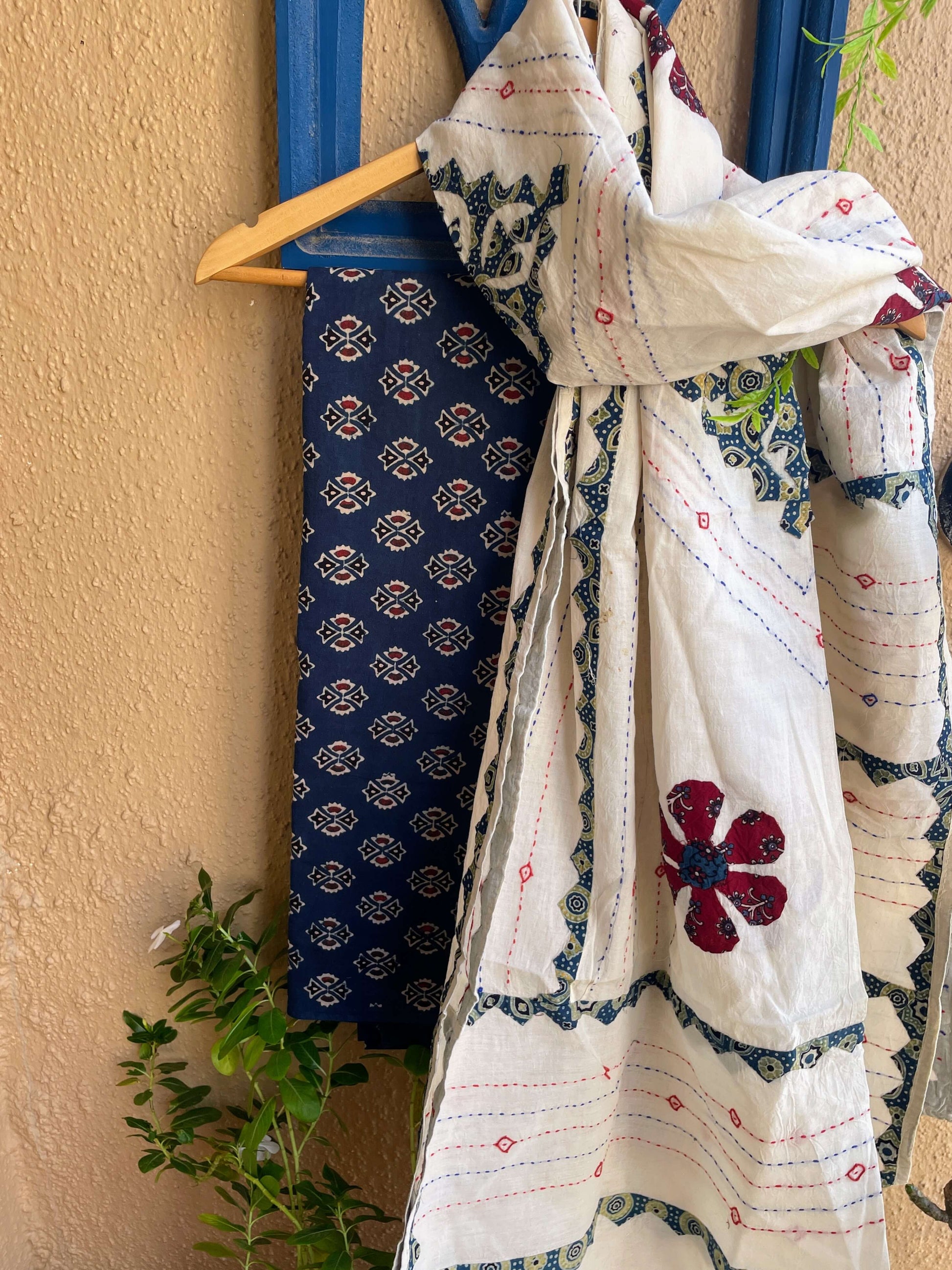 indigo kurta with white applique dupatta