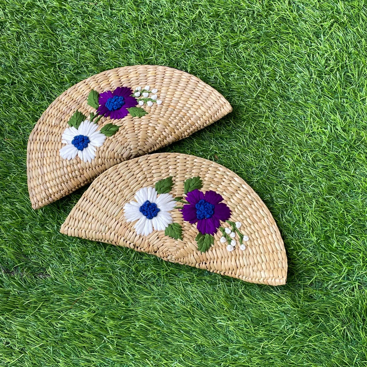 Embroidered Kouna grass Clutch purple