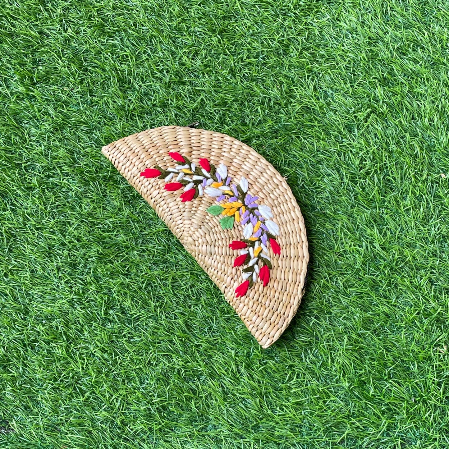 Embroidered Kouna grass Clutch