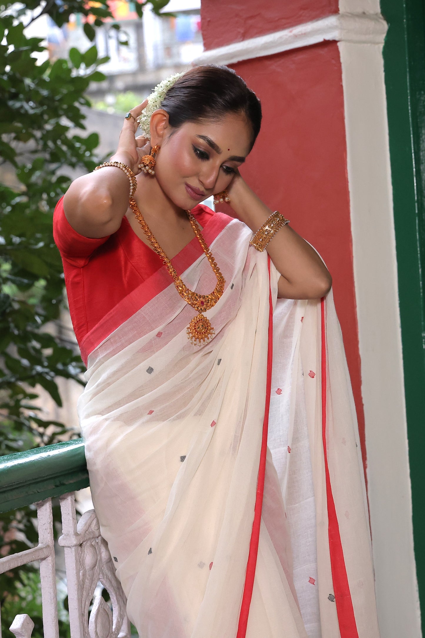 Durga - Laal Par Saree