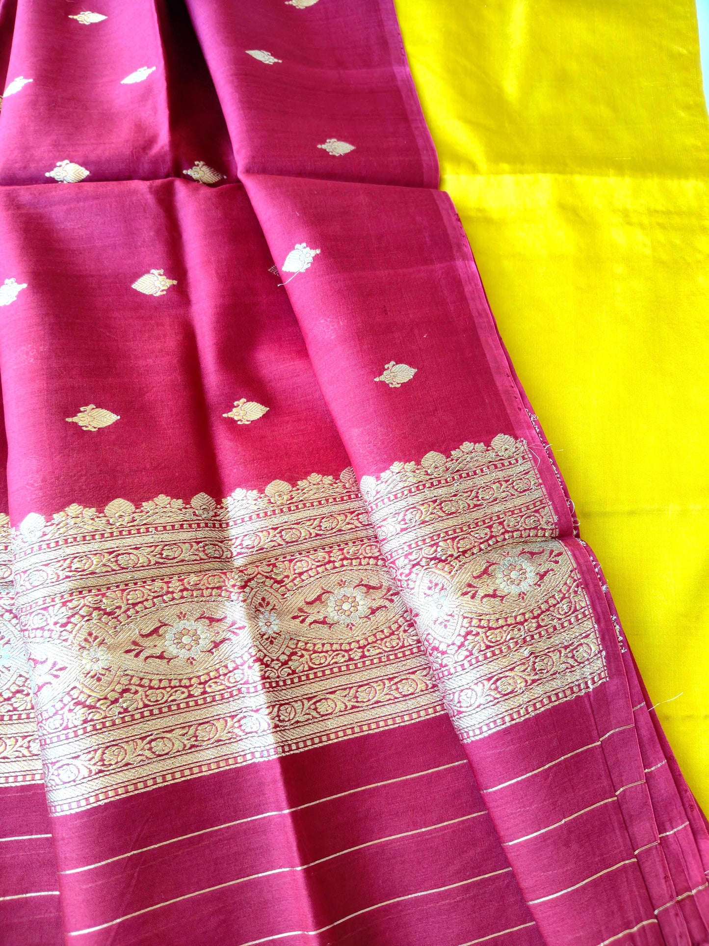 Maroon Mubarakpur Zari Dupatta and kurta set