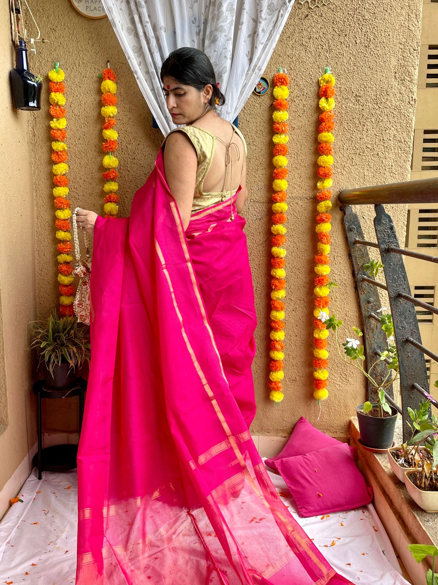 Pink maheshwari cotton silk saree with zari 