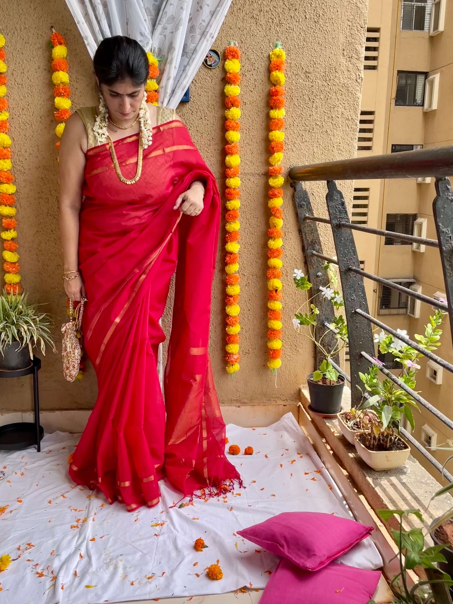 Red maheshwari cotton silk saree with zari 