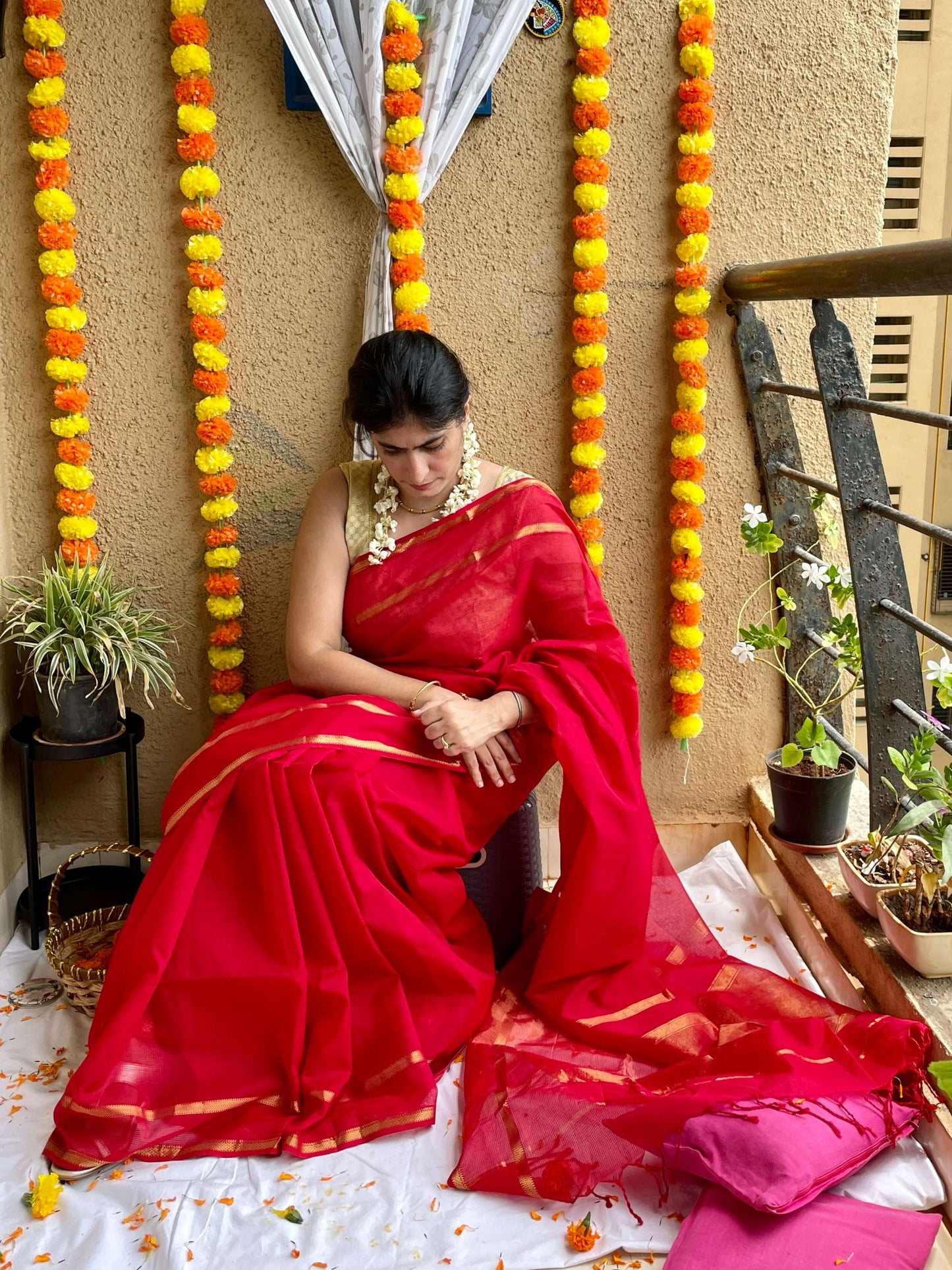 Red maheshwari cotton silk saree with zari 