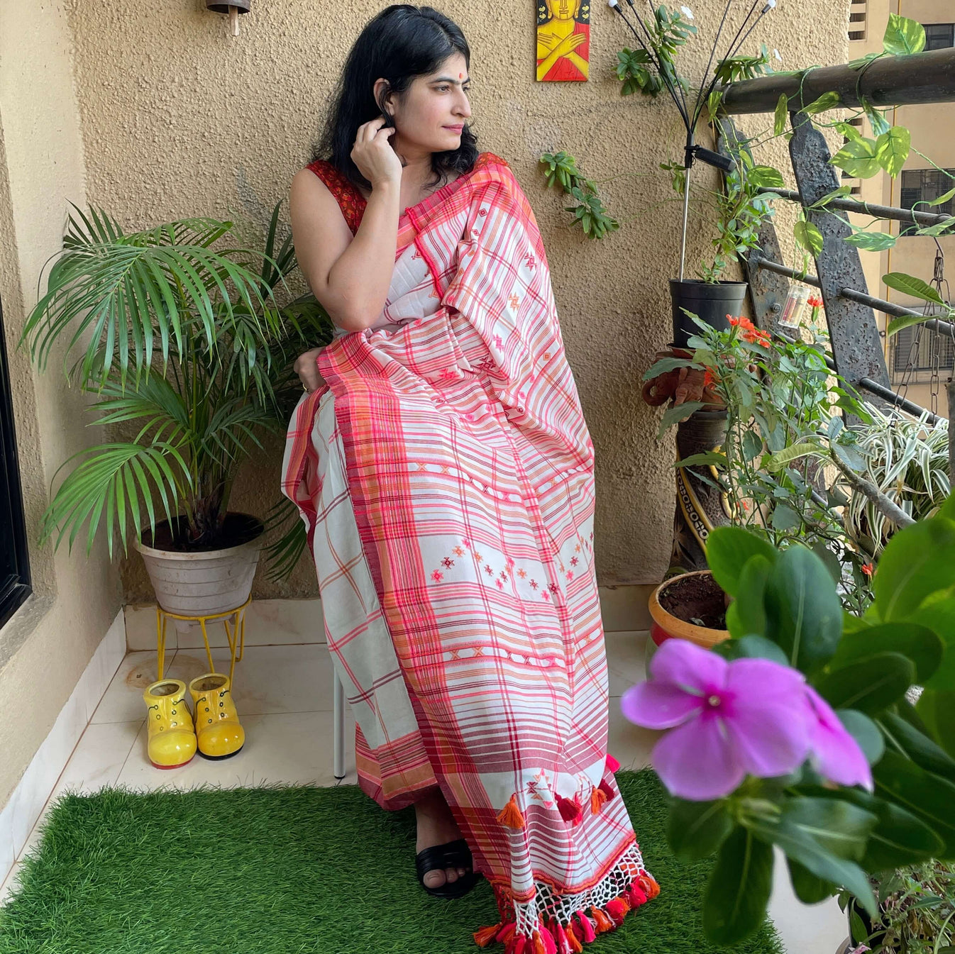 Bhujodi Saree 'Salt Desert' White Handloom Hand Embroidered Mirror Work Bhujodi Saree : Pure Kala Cotton Unique Bhujodi Handloom Saree