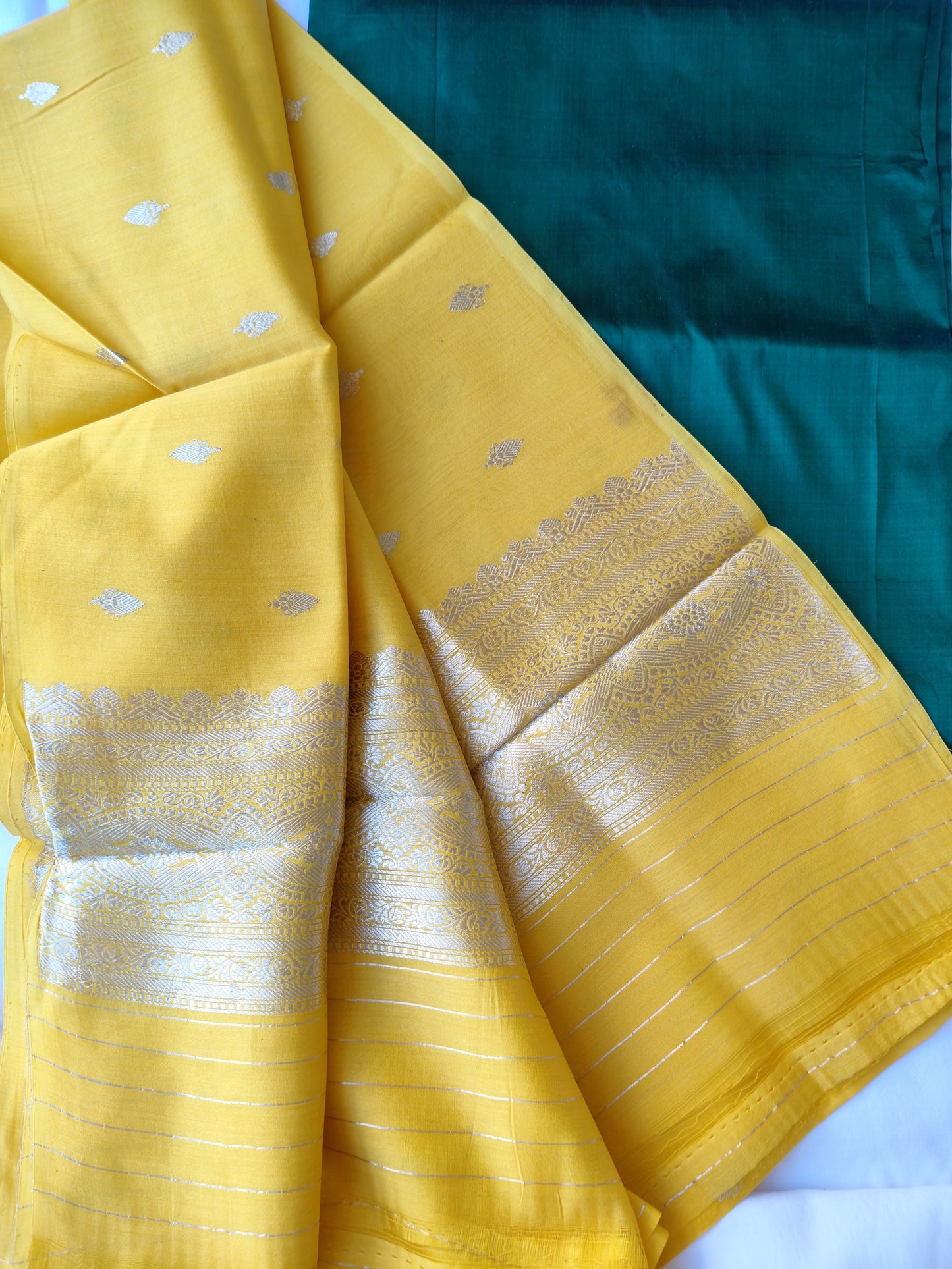 Mubarakpur yellow Silk Zari Dupatta and kurta set