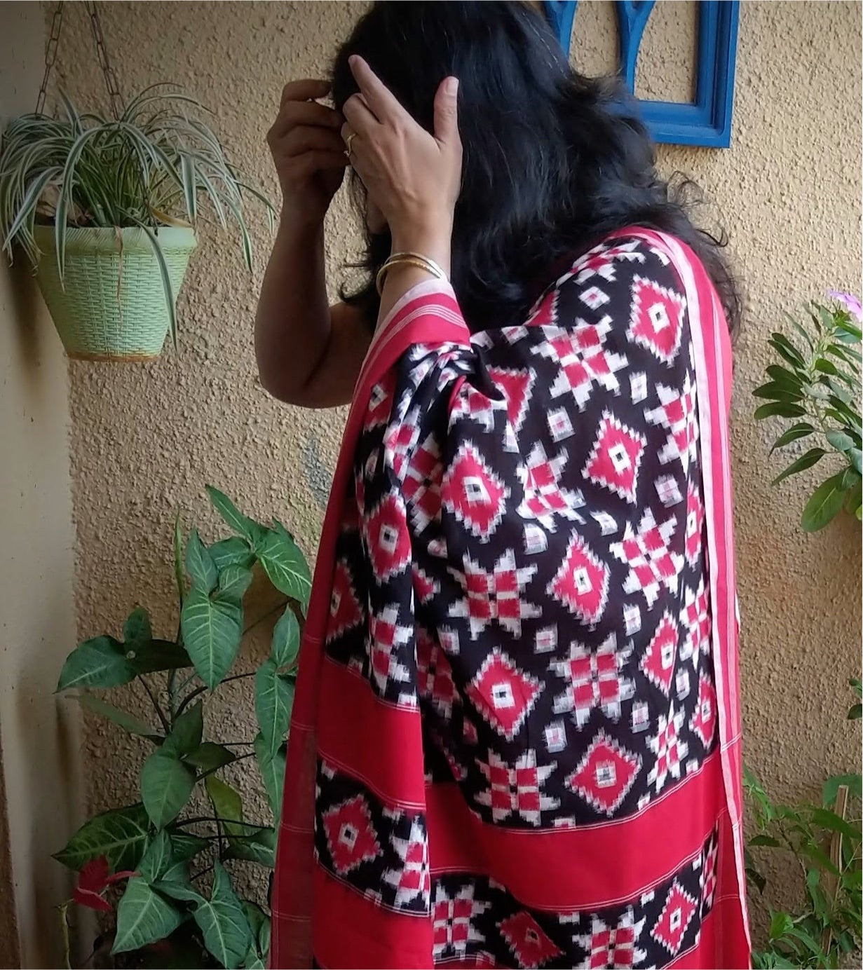 Red black Telia Rumal