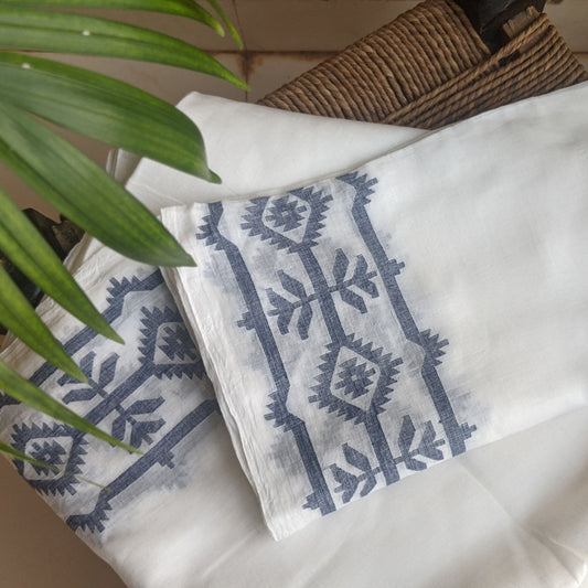 White border Jamdani