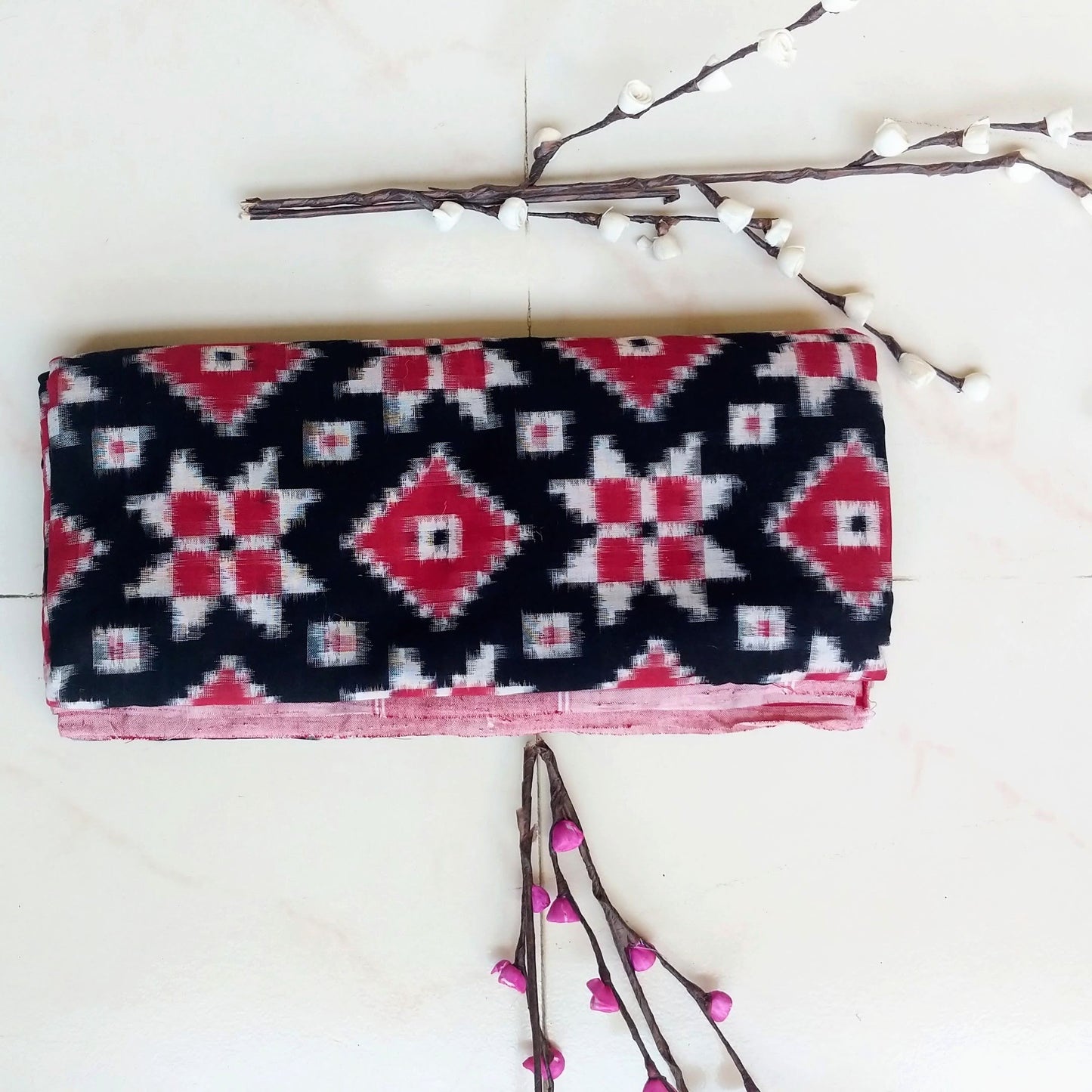 Red black Telia Rumal