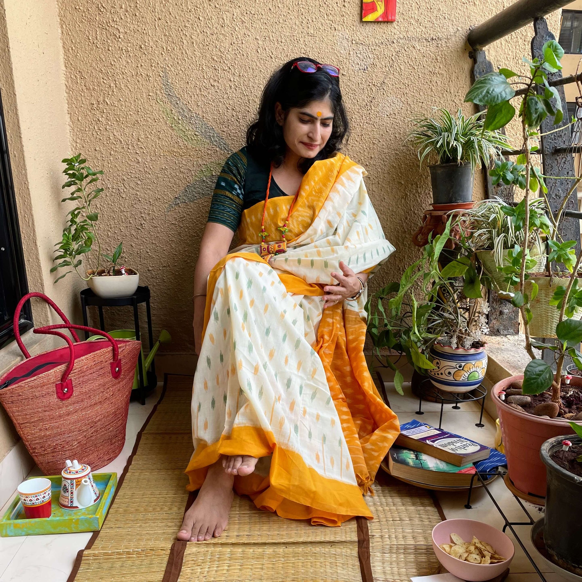 Yellow-white ikkat pochampally cotton saree